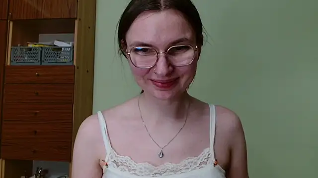 LooveELLYx webcam