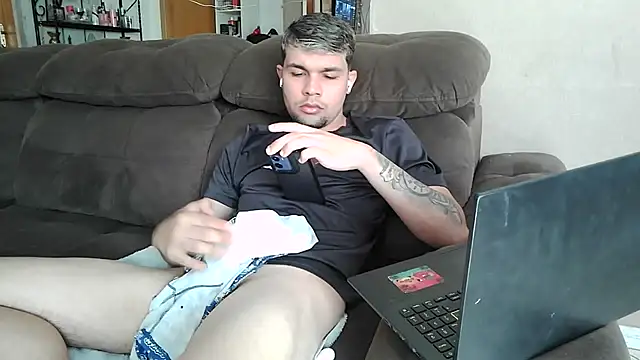 becmz - Becmz's free webcam - UK Sex Cams