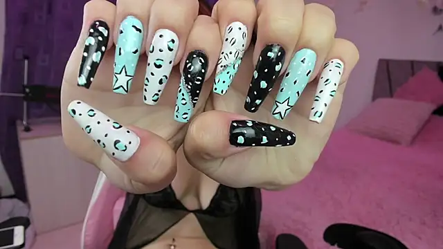 megam_white - Megam_white's free webcam - UK Sex Cams