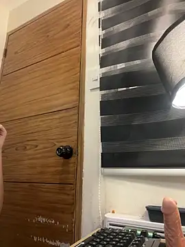 goddess_athena69 (T teen) - CUM IN PUBLIC