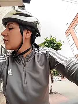 caroline__07 (Ask my age) - Naked in the park + squirt + ticket s