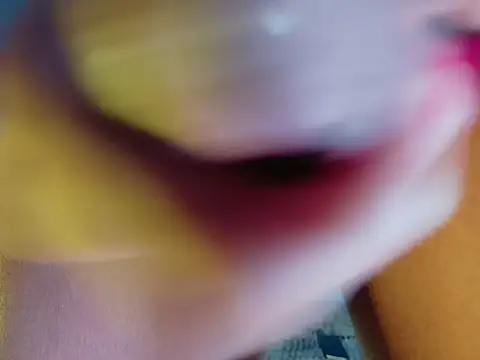 Raven_kiss webcam