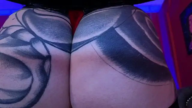 Julieta_Russell webcam