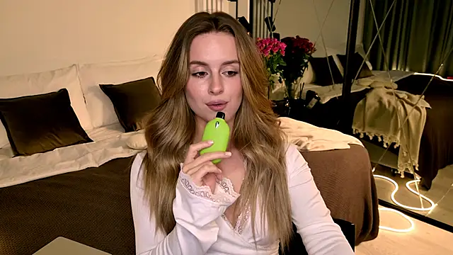 rozzitabedberry - RozzitaBedberry's free webcam - UK Sex Cams