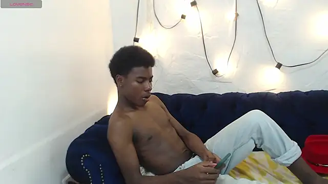 NoahJhonson69 webcam