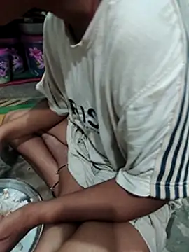 Lovely_priya1001 webcam