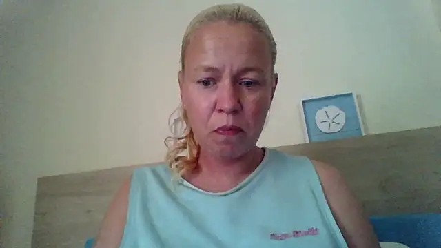 jennyblondeuk webcam