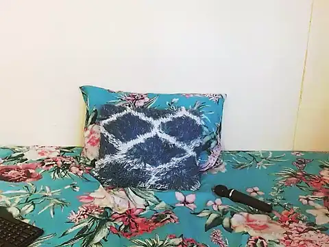 ChocoSlenderXXX webcam