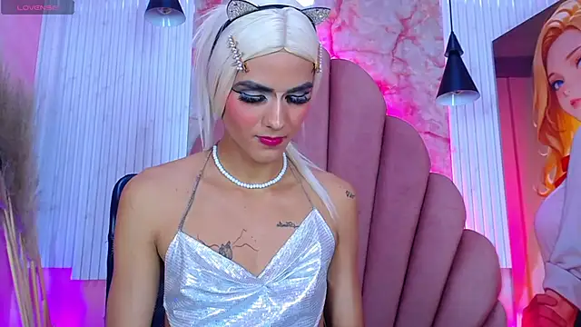 Chloe_Harrington webcam