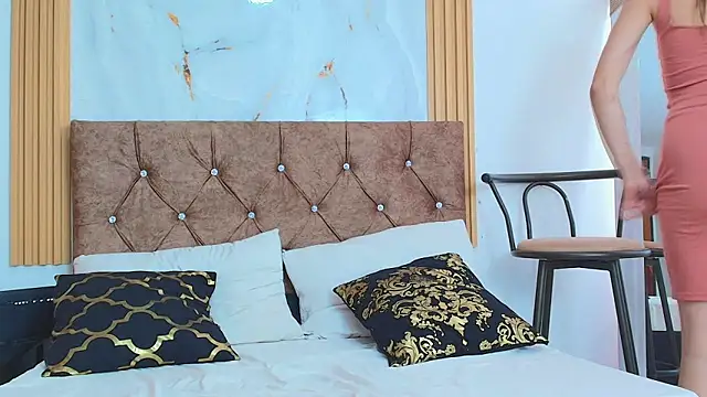 scarlet_fox75 webcam