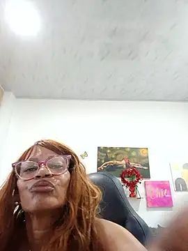 BustyMilf_ webcam