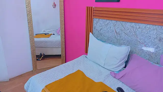 littlee_emilyy_ webcam