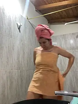 iris_love18 - Iris_love18's free webcam - UK Sex Cams