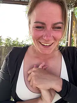 selenaluvv - Selenaluvv's free webcam - UK Sex Cams