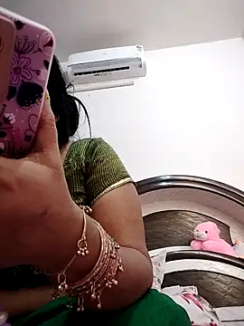Cute-Janvi20 webcam