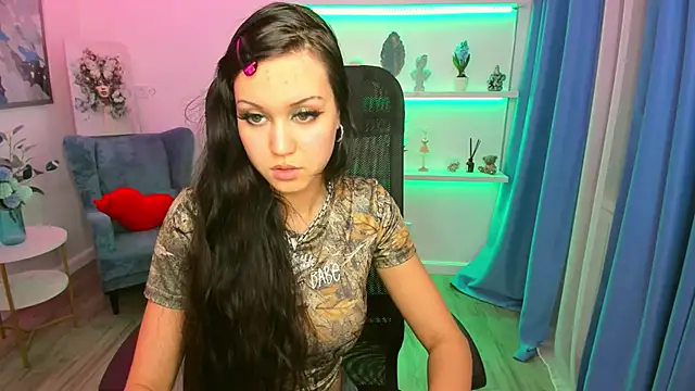 TiffanyYounge webcam