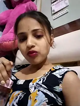 Naina11100 webcam