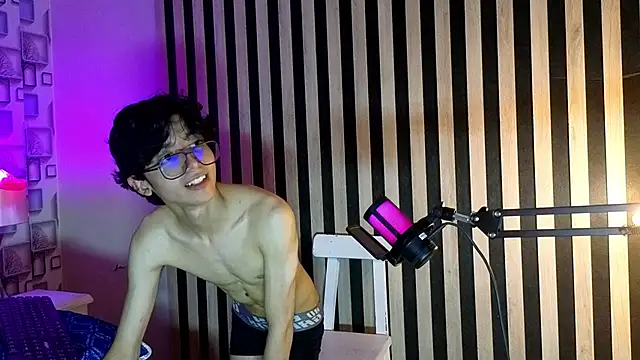Twink_Sebas7 webcam