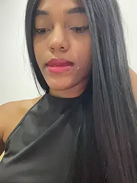 Brunette__Hot_XXX webcam