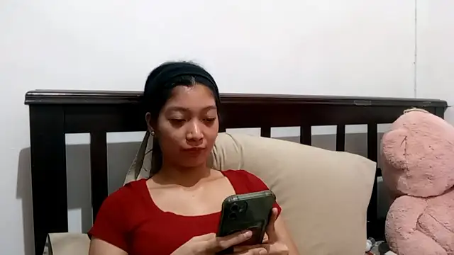 TreenaDesolier webcam