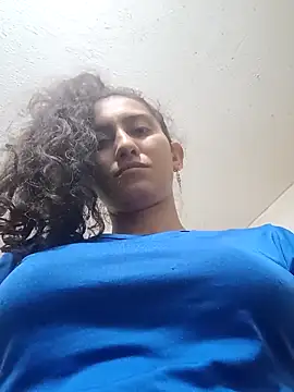 valeriaswang_Lucas webcam