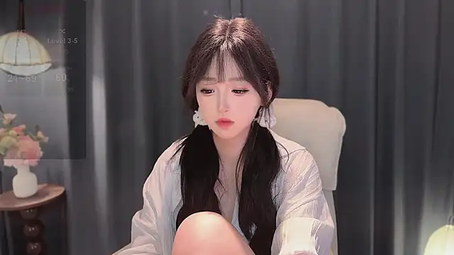 美女Yaiyigirl在线直播