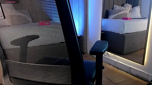 Elise_Diamond webcam