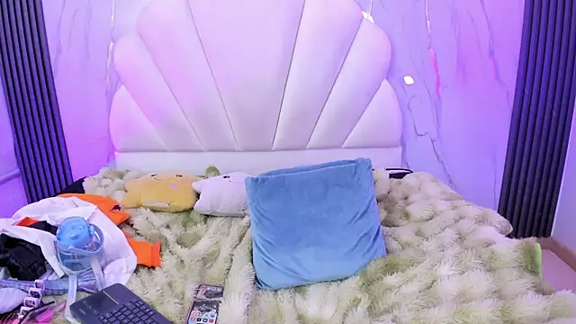 AliiceWonderland_ webcam