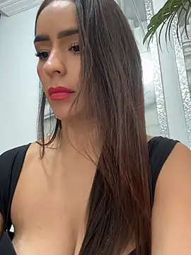 Webcam Model (Mau_White)  is live.Free join now!