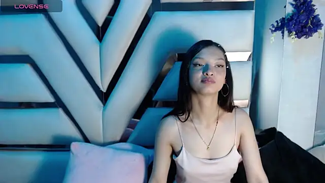 aurora_18 - Aurora_18's free webcam - UK Sex Cams