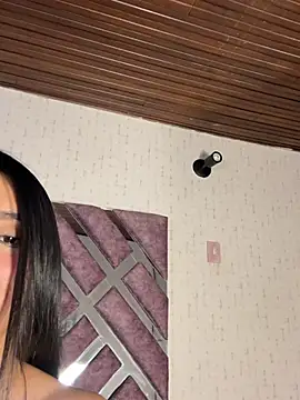 LunaMoore_Pink webcam