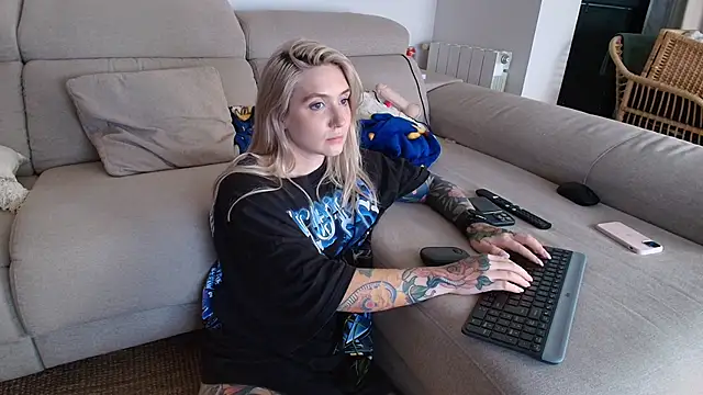 tattoobbgirl webcam