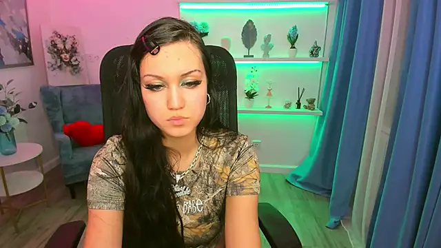 TiffanyYounge webcam