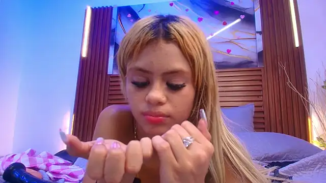 Celeste_hot_08 webcam