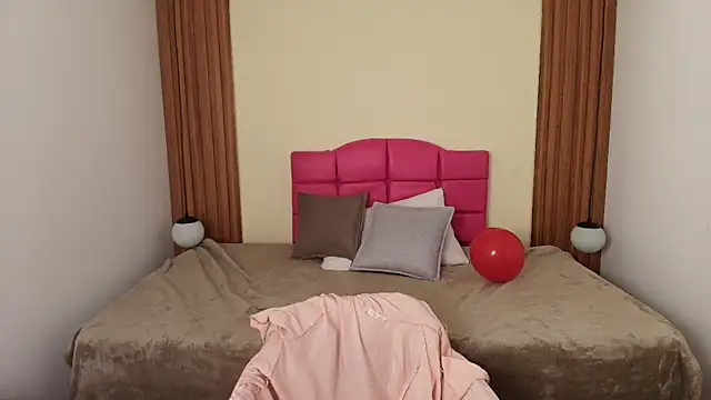 ivonneross_ - IvonneRoss_'s free webcam - UK Sex Cams