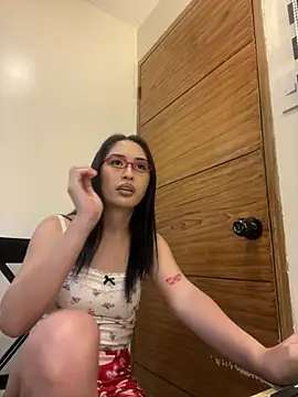 goddess_athena69 (T teen) - CUM IN PUBLIC