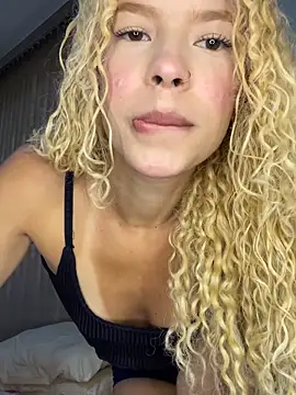 loirinha_atrevida (F teen) - Boquete no consolo e mostrar Peitinhos