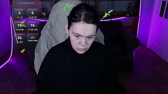 QwertyAnnie_Lbo webcam