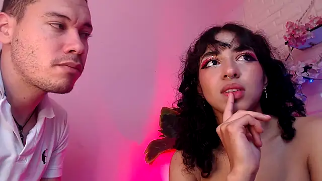 Aronandmoli69 webcam