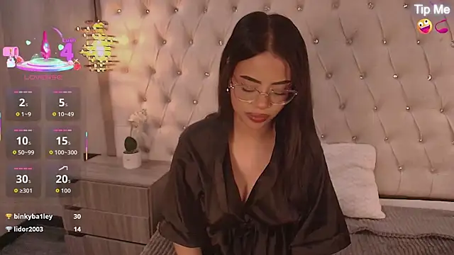 Susan_Voltaire webcam