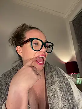 FemDom_RubyKnightXXO webcam