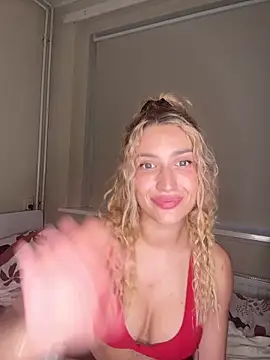 blondechiara (F young) - 🍒 Doggy ass show for 3 full minutes