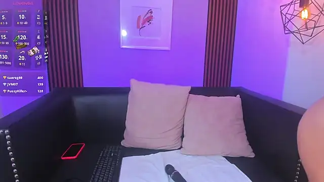 Nahiajhonson_ webcam