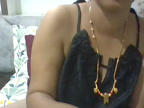 Sexy-Shalinii webcam