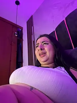 abril_luv - Abril_Luv's free webcam - UK Sex Cams