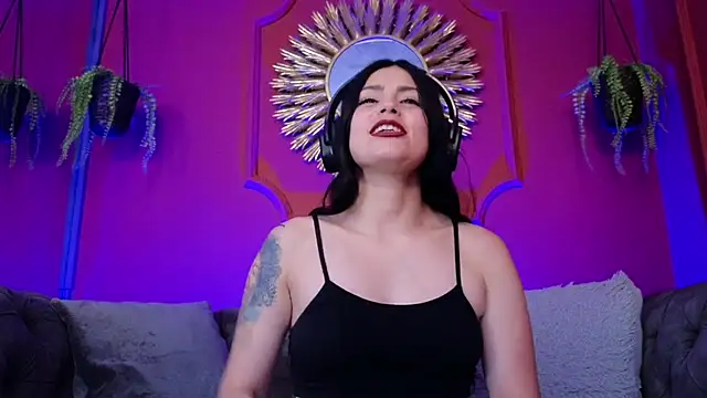 Julieta_Russell webcam