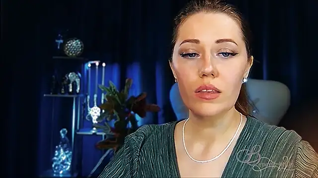 MissBeverlyMills webcam