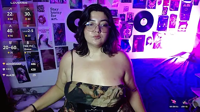 Roxy_f_w webcam
