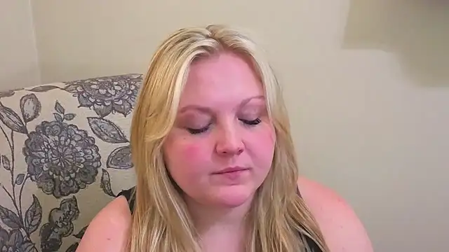 PhatAssBlond live sex cam