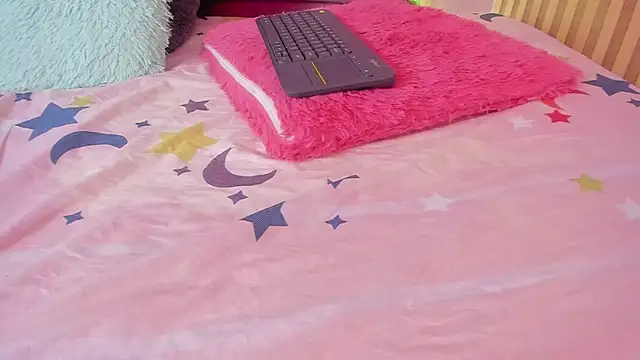 lovely__kiss__ webcam